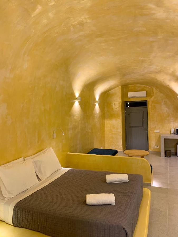 M Residence Santorini Conelia Cave Fira  Eksteriør bilde